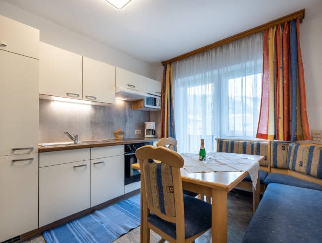 Wohnküche mit Balkon